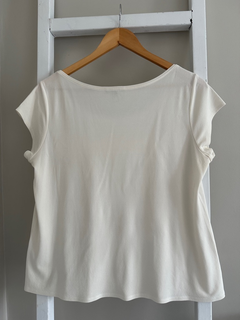 Eileen Fisher 100% Silk Scoop Neck Tee / T-shirt - Picture 2 of 4